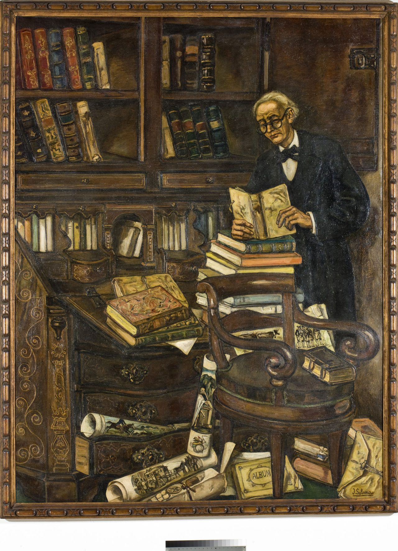 Painting The Bibliophile by José Gutiérrez Solana, part of the exhibition Masterpieces of the Banco Santander Collection at Faro Santander.